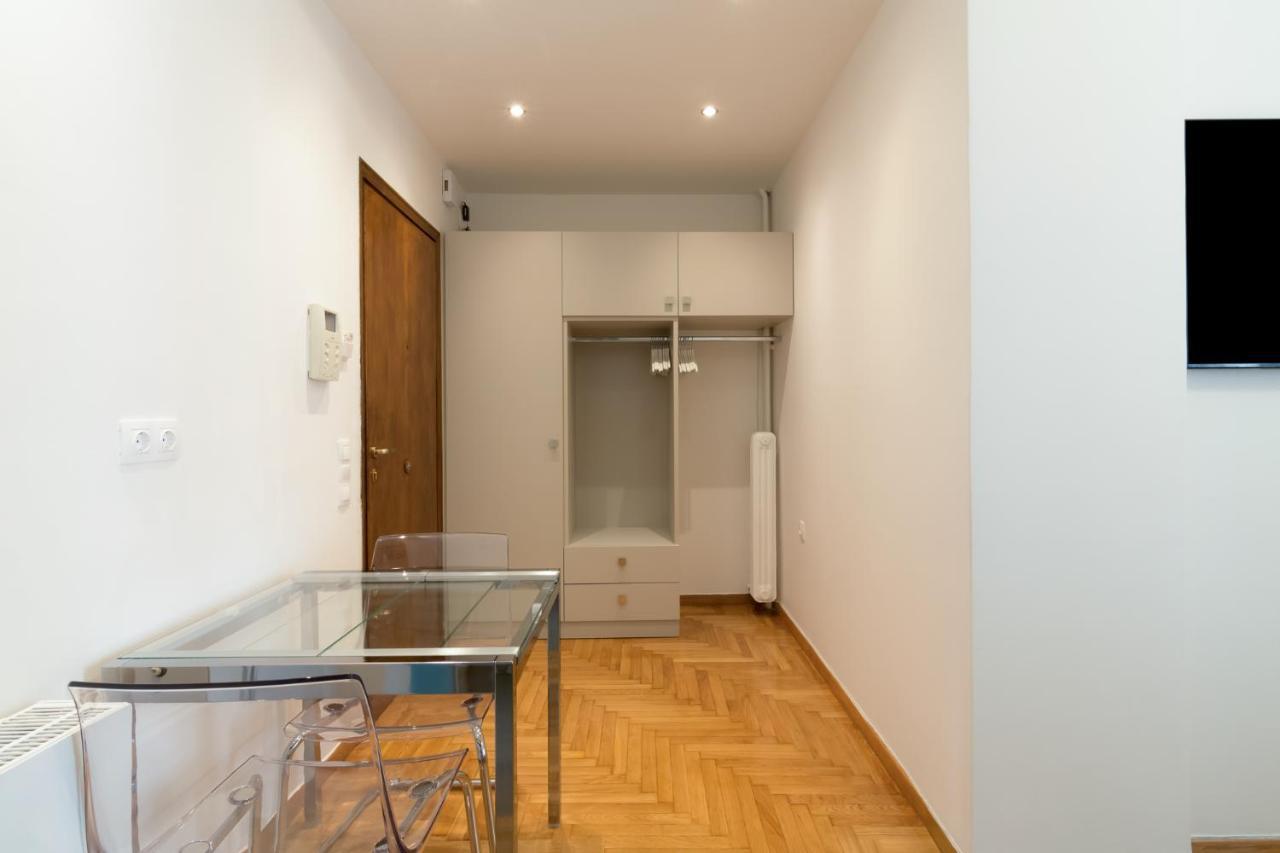 Exclusive In A Apartment Athen